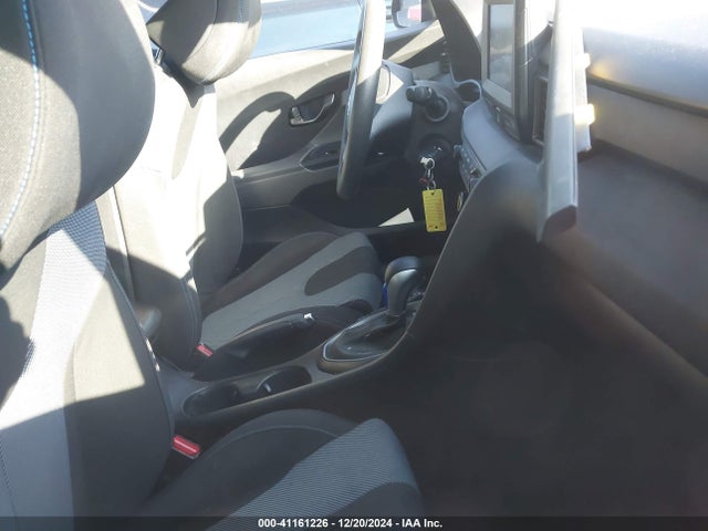 Hyundai Veloster 2.0 2019 KMHTG6AF5KU016863 Image 5