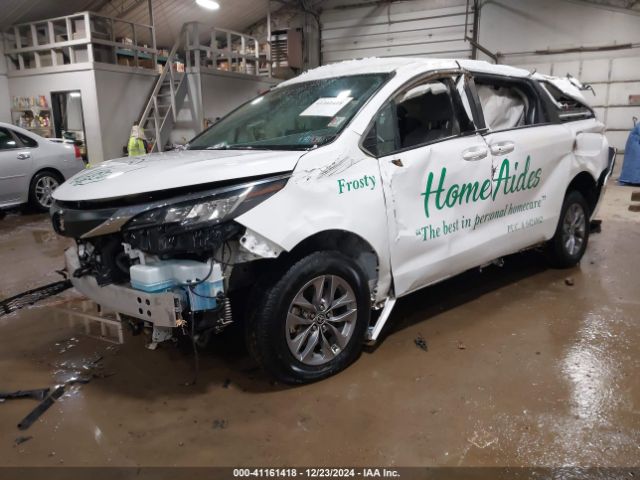 5TDKRKEC6PS166558 Toyota SIENNA LE