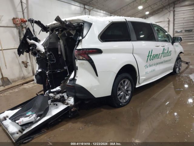 5TDKRKEC6PS166558 Toyota SIENNA LE