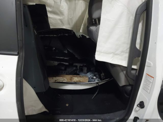 5TDKRKEC6PS166558 Toyota SIENNA LE