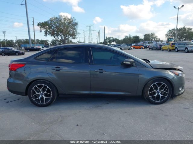 1FADP3H25JL227016 Ford FOCUS SEL