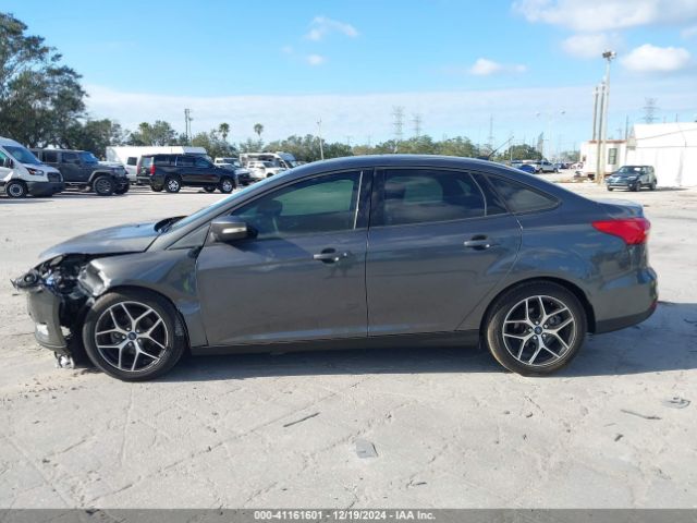 1FADP3H25JL227016 Ford FOCUS SEL