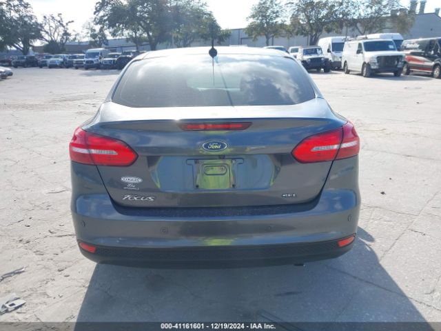 1FADP3H25JL227016 Ford FOCUS SEL