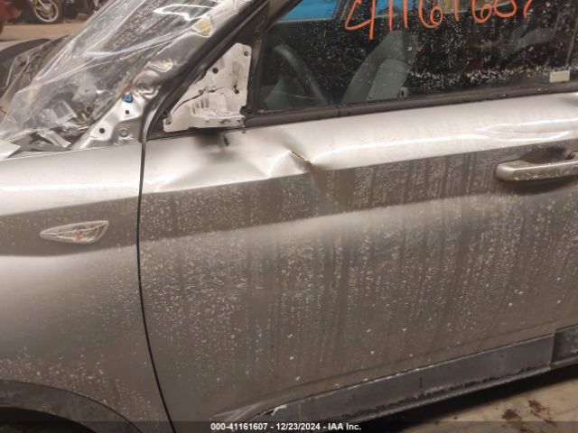 KMHRC8A33PU260848 Hyundai Venue Sel