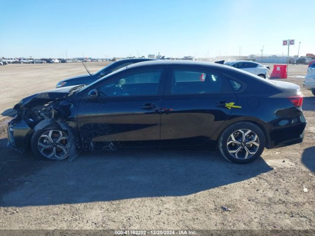 3KPF24AD6ME308462 KIA Forte Lxs