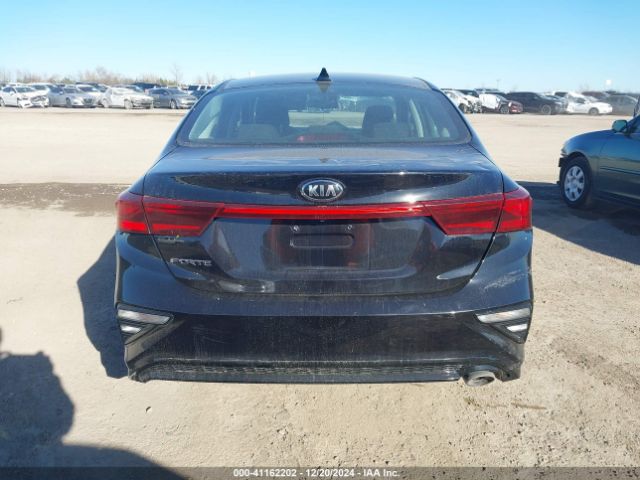 3KPF24AD6ME308462 KIA Forte Lxs