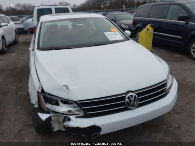 3VWDB7AJ5JM225439 Volkswagen Jetta