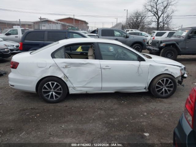 3VWDB7AJ5JM225439 Volkswagen Jetta
