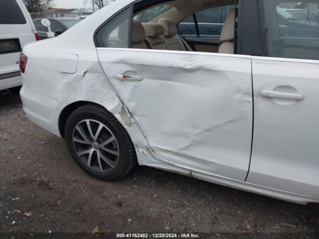 3VWDB7AJ5JM225439 Volkswagen Jetta