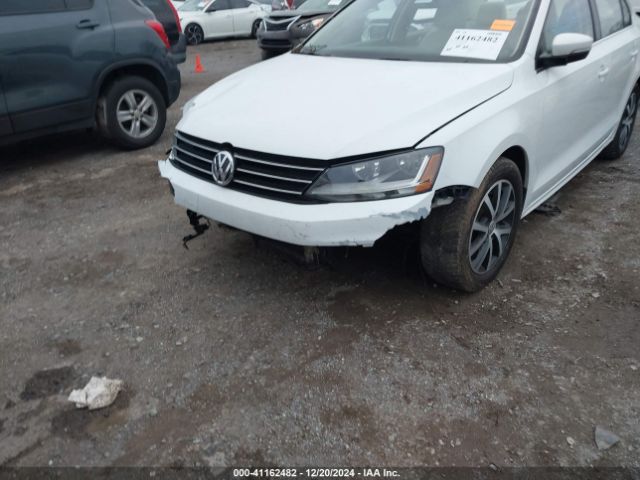 3VWDB7AJ5JM225439 Volkswagen Jetta