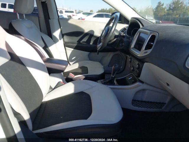 3C4NJCBB2HT652894 Jeep New Compass Latitude Fwd