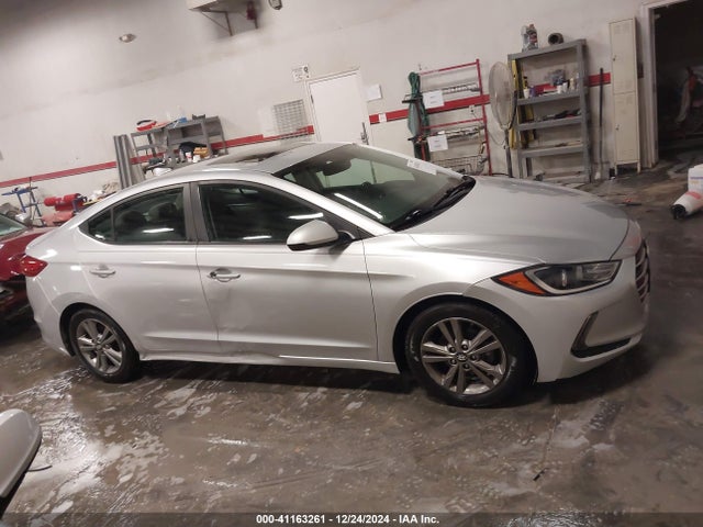 Hyundai Elantra Value Edition 2018 5NPD84LF6JH345930 Image 13