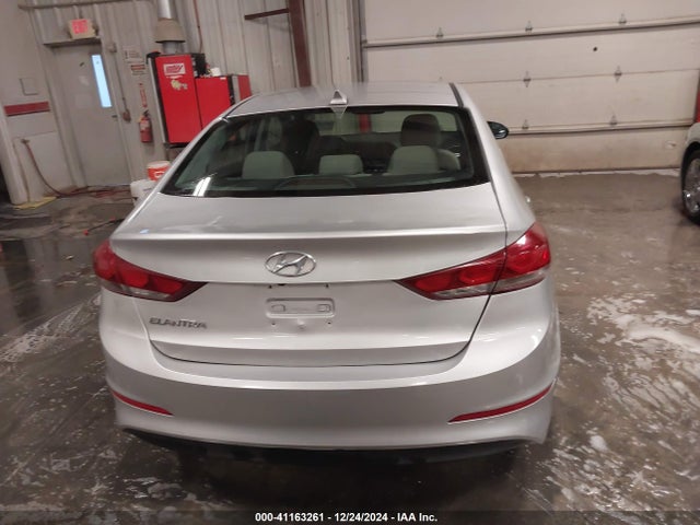 Hyundai Elantra Value Edition 2018 5NPD84LF6JH345930 Image 16