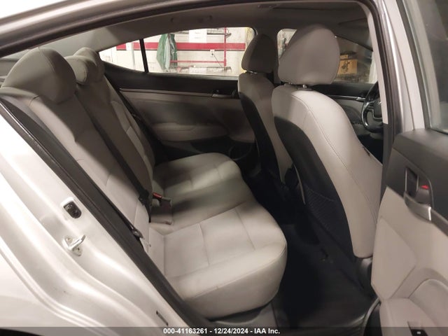 Hyundai Elantra Value Edition 2018 5NPD84LF6JH345930 Image 8