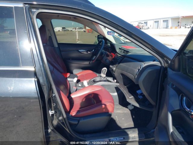 5N1AT2MT0HC768207 Nissan ROGUE SV
