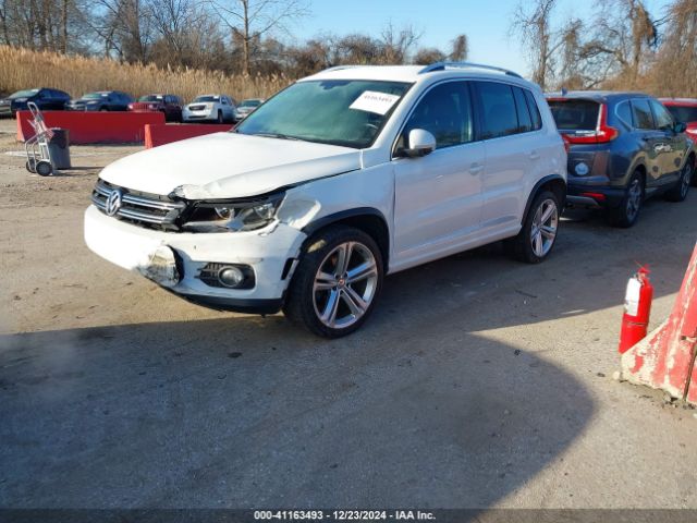 WVGAV7AX0GW073656 Volkswagen Tiguan R-line