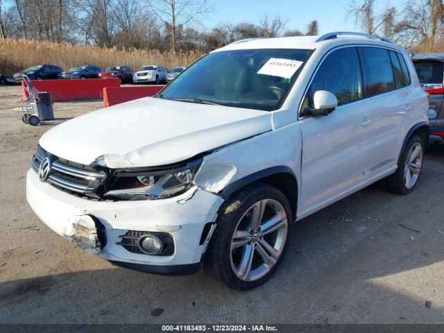 WVGAV7AX0GW073656 Volkswagen Tiguan R-line
