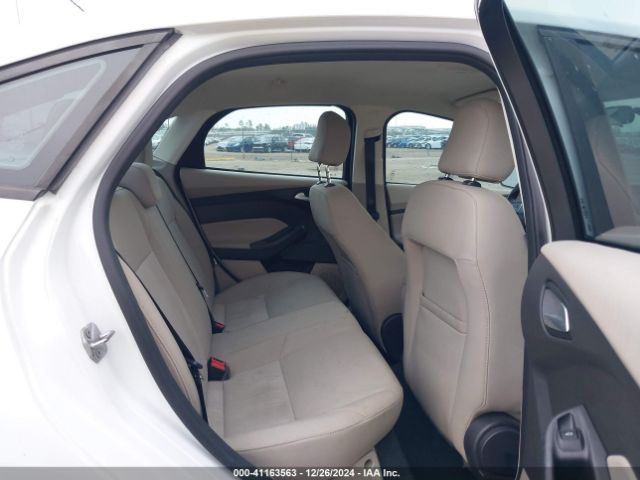 1FADP3F21FL375965 Ford FOCUS SE