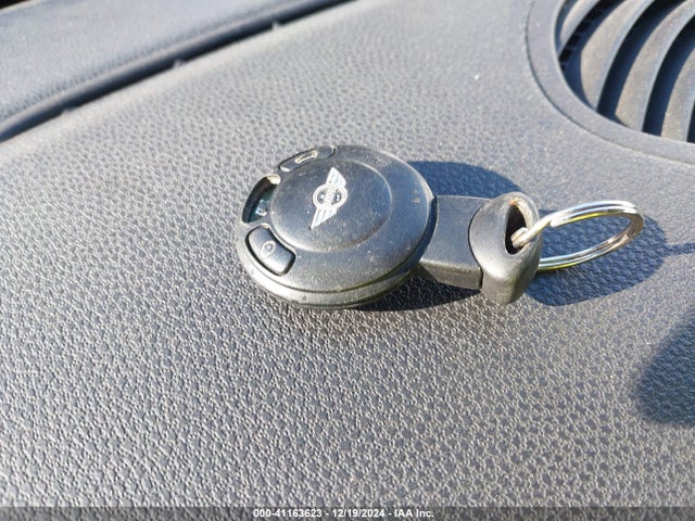 2007 MINI COOPER S WMWMF735X7TT82009 Photo 10