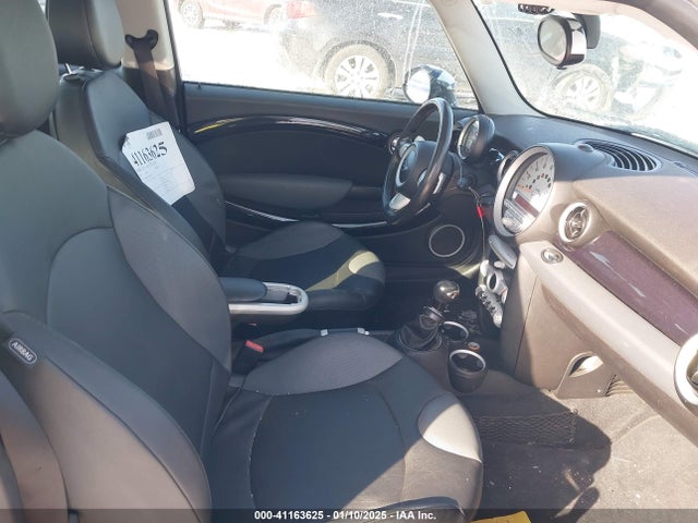 2009 MINI COOPER S CLUBMAN WMWMM33579TP91893 Photo 4