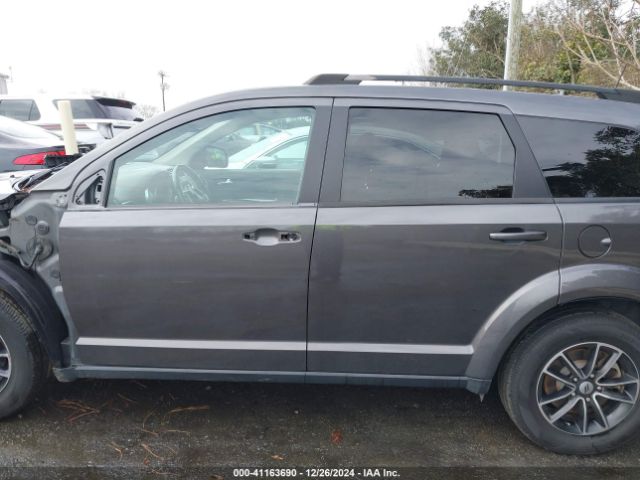 3C4PDCAB9JT519833 Dodge JOURNEY SE
