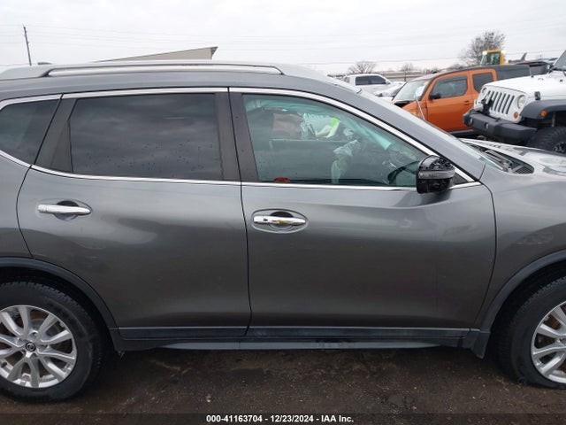 5N1AT2MV4JC772929 Nissan ROGUE SV