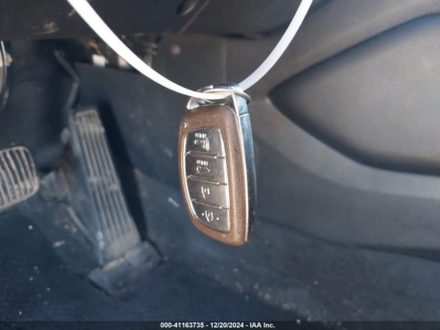 KM8J33A28HU479863 Hyundai Tucson Sport