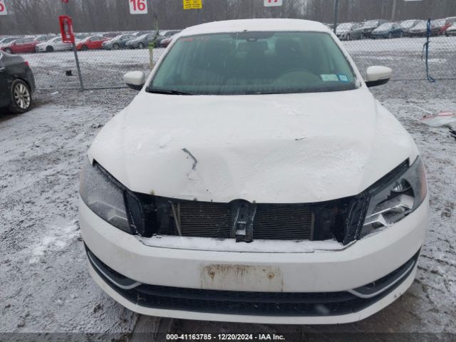 1VWAT7A37FC099028 Volkswagen Passat 1.8t S