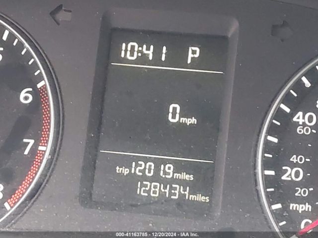 1VWAT7A37FC099028 Volkswagen Passat 1.8t S