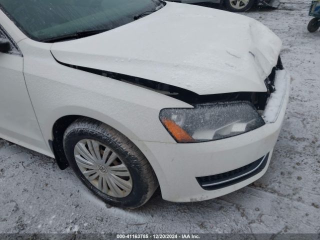 1VWAT7A37FC099028 Volkswagen Passat 1.8t S