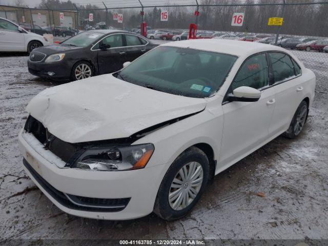 1VWAT7A37FC099028 Volkswagen Passat 1.8t S
