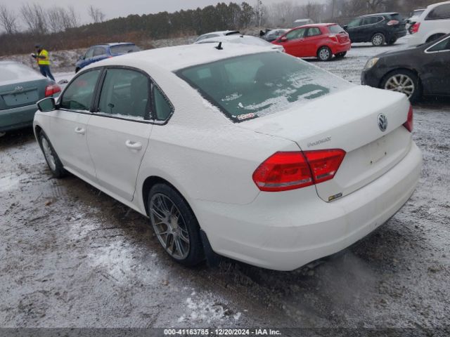 1VWAT7A37FC099028 Volkswagen Passat 1.8t S