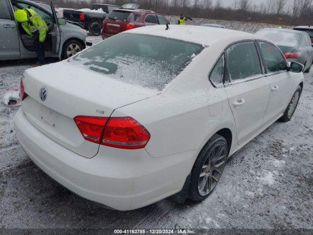 1VWAT7A37FC099028 Volkswagen Passat 1.8t S