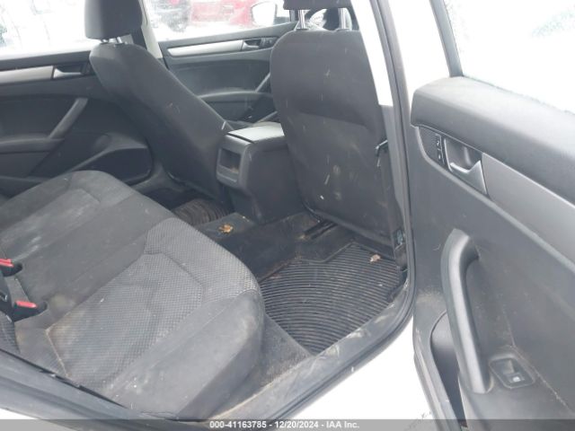 1VWAT7A37FC099028 Volkswagen Passat 1.8t S
