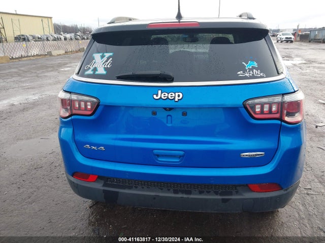 3C4NJDBB0JT192081 Jeep Compass Latitude 4x4