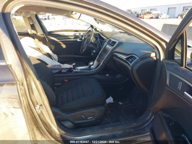 3FA6P0H77GR245952 Ford FUSION SE