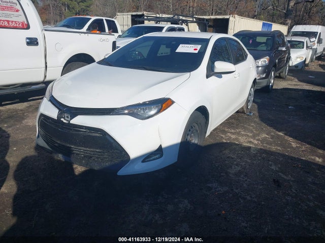 Toyota COROLLA L 2017 5YFBURHE2HP583738 Image 2