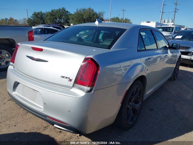 Chrysler 300 300s 2023 2C3CCABG8PH613837 Image 4