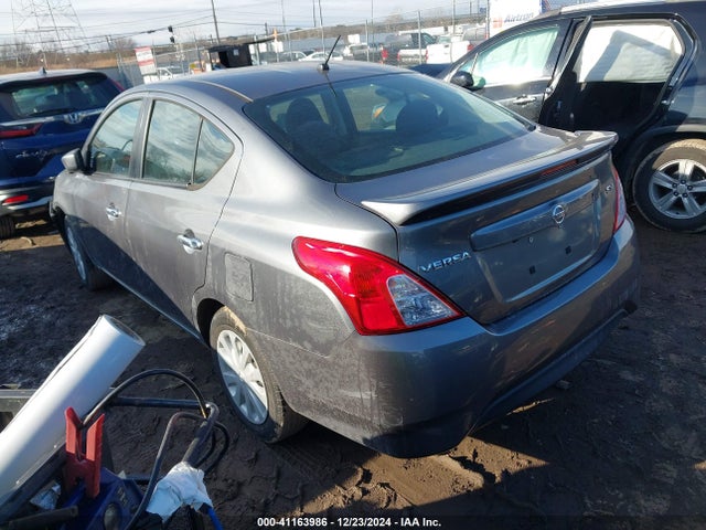 3N1CN7AP4JL881599 Nissan Versa 1.6 Sv