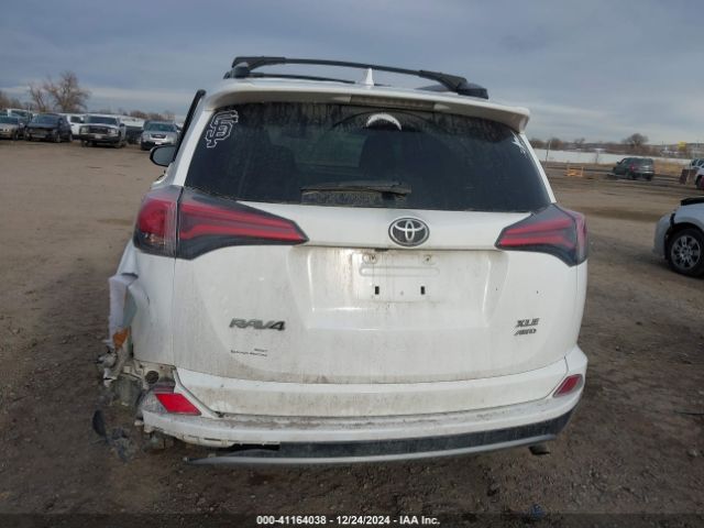 2T3RFREV2JW777906 Toyota Rav4 Adventure/xle