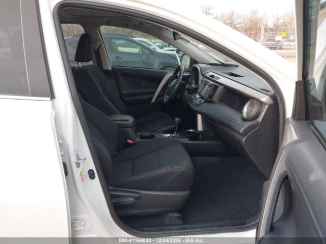 2T3RFREV2JW777906 Toyota Rav4 Adventure/xle