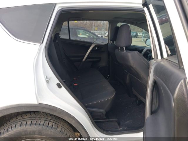 2T3RFREV2JW777906 Toyota Rav4 Adventure/xle