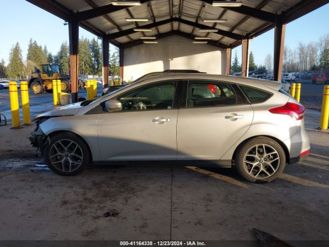 1FADP3M24JL233640 Ford FOCUS SEL
