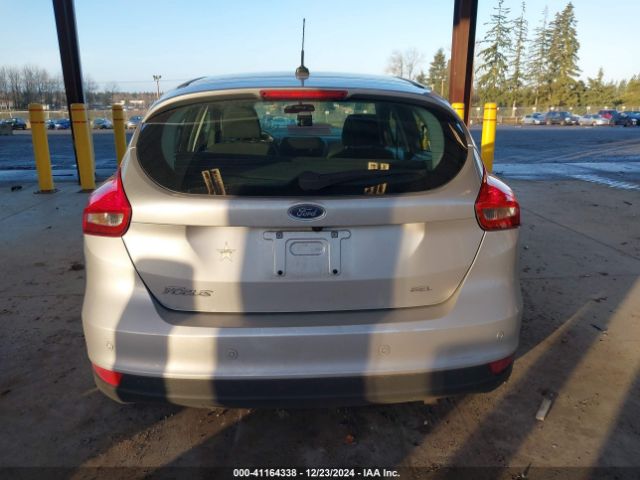 1FADP3M24JL233640 Ford FOCUS SEL
