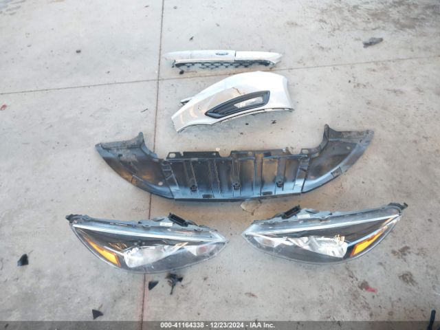 1FADP3M24JL233640 Ford FOCUS SEL