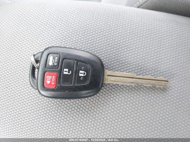 2T1BURHE2GC679321 Toyota COROLLA LE