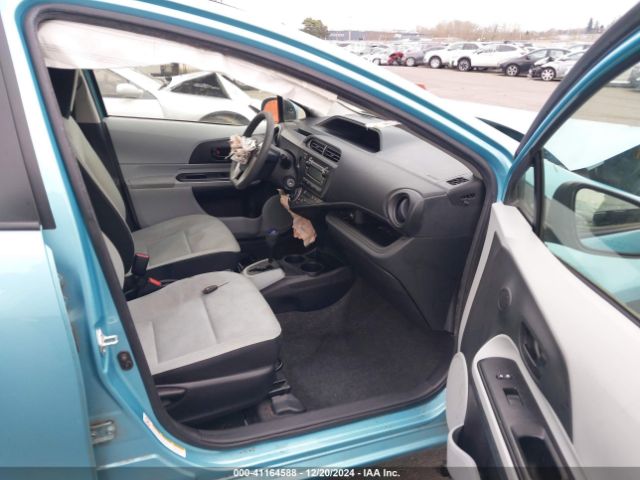 JTDKDTB31E1081047 Toyota Prius C One