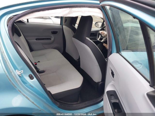 JTDKDTB31E1081047 Toyota Prius C One