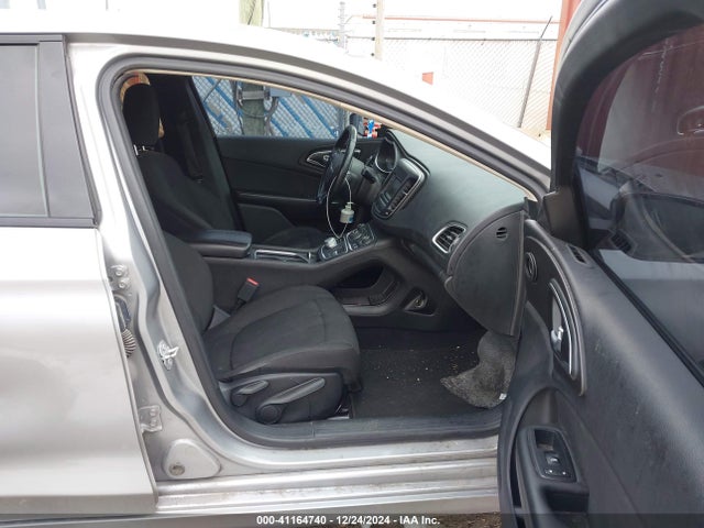 1C3CCCFB3HN507976 Chrysler 200 Touring