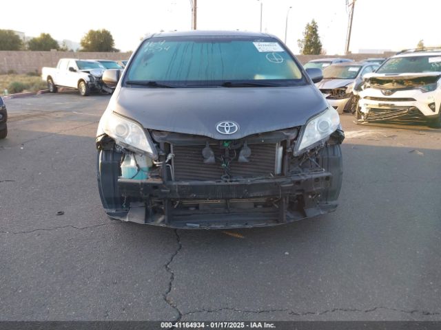 5TDYZ3DC2HS843429 Toyota Sienna Xle/limited